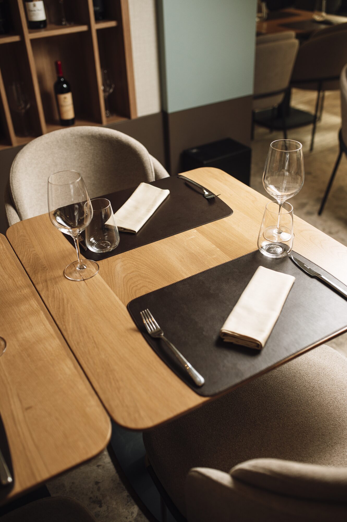 elegant table setting